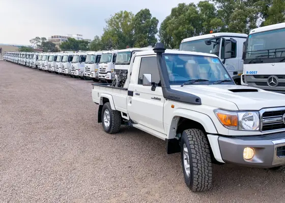 Rua-Con bakkie with fleet vehicles lined up behind